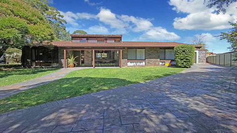 The Court 4 - Lazy Dayz - Australian Directory 2