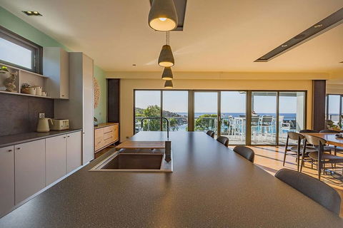 The Cove Bay Of Fires - Australian Directory 3