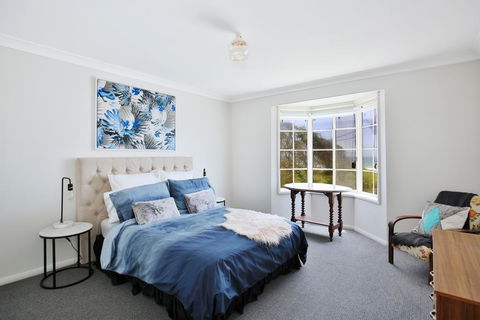 The Crescent - Pet Friendly - 1 Min To Beach - Australian Directory 0
