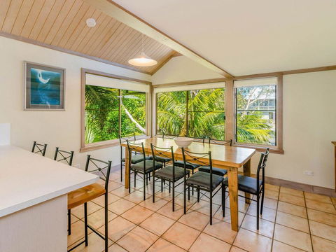 The Crest 2 - At Beautiful Angourie - Australian Directory 3