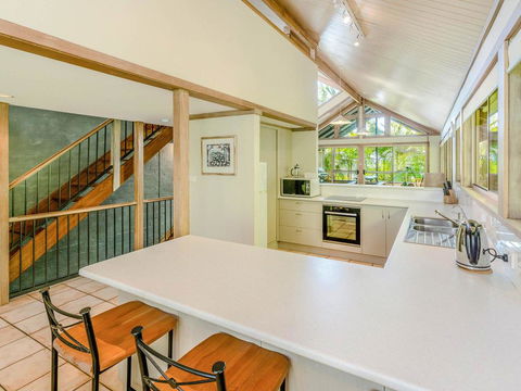 The Crest 2 - At Beautiful Angourie - Australian Directory 2