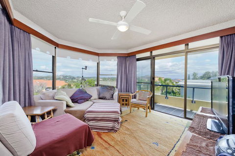 The Crest 6 33 Pacific Drive - Australian Directory 3