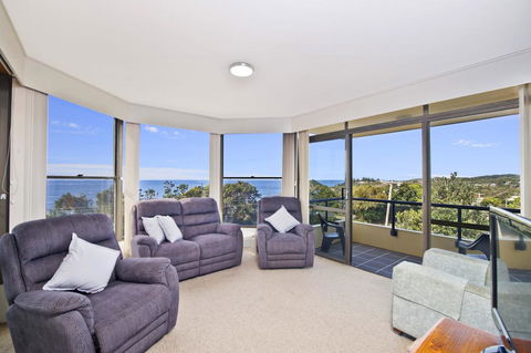 The Crest 8 33 Pacific Drive - Australian Directory 2