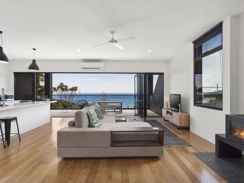 The Cube - Striking Architectural Showpiece - Australian Directory 3