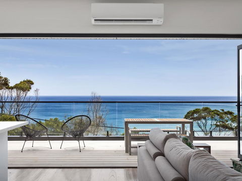 The Cube - Striking Architectural Showpiece - Australian Directory 0