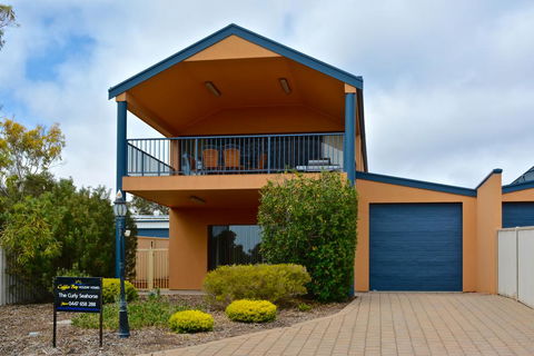 The Curly Seahorse - Australian Directory 3