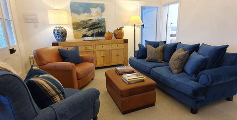 The Dewhurst - Sophisticated Entire CBD Apartment - Australian Directory 0