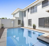 The Doggy Beach House At Salt - Australian Directory