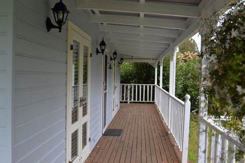 The Doll's House - Charming 2 Bedroom Cottage Just A Short Walk From The Village - Australian Directory 2