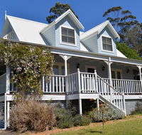 The Doll's House - Charming 2 bedroom cottage just a short walk from the village - Australian Directory