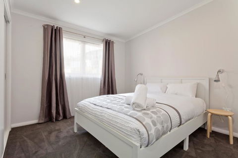 The Elements West - Jindabyne - Australian Directory 3