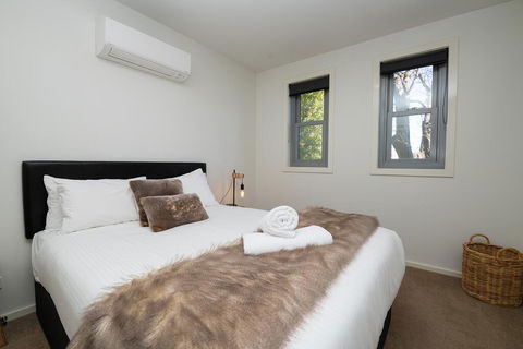 The Endsleigh -1 Bedroom Villa, Free Wifi, Near CBD - Australian Directory 0