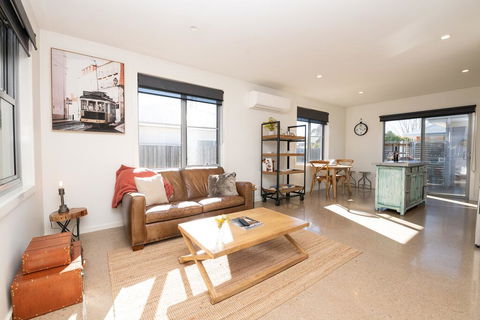 The Endsleigh -1 Bedroom Villa, Free Wifi, Near CBD - Australian Directory 2