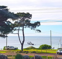 The Esplanade Holiday Home - Australian Directory