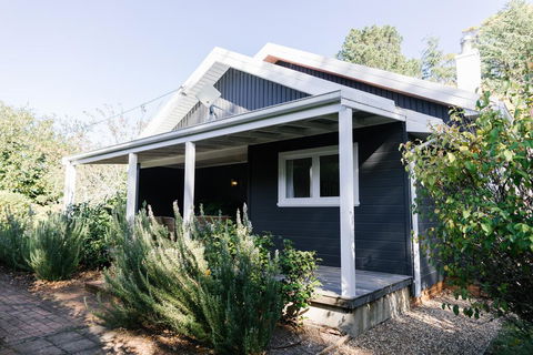 The Farm House At Springfield - Australian Directory 0