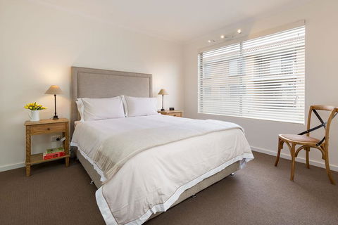 The Executive - Central & Sophisticated - Australian Directory 1