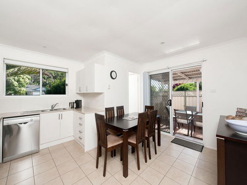 The Fingie @ Fingal Bay - Australian Directory 0