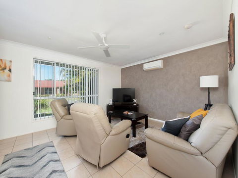 The Fingie @ Fingal Bay - Australian Directory 3