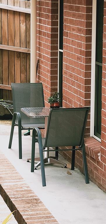 The Flat At Elanora Heights - Australian Directory 3
