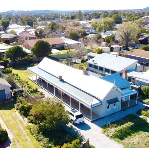 THE GABLES MUDGEE - Australian Directory 0