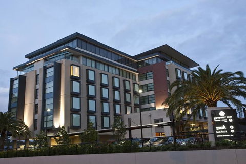 The Gateway Inn, Newcastle - Australian Directory 0