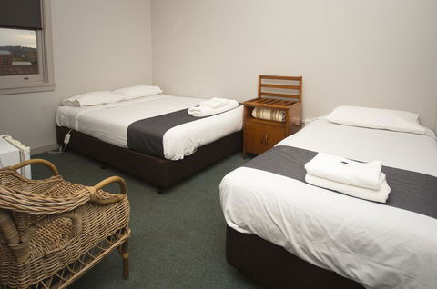 The George Hotel - Australian Directory 2