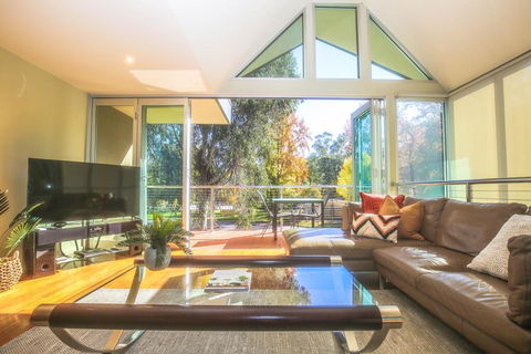The Glass Pinnacle - Australian Directory 0
