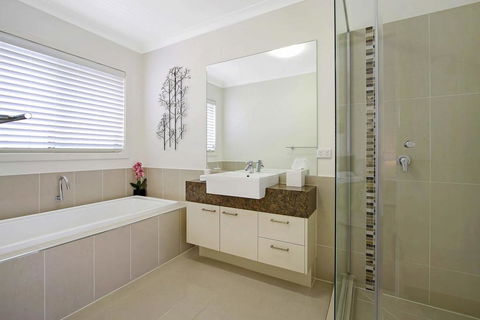 The Grand Holiday House - Australian Directory 2