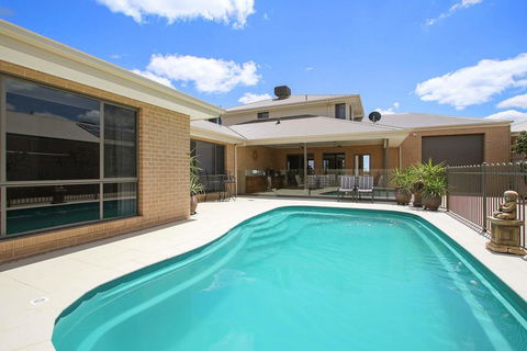 The Grand Holiday House - Australian Directory 0