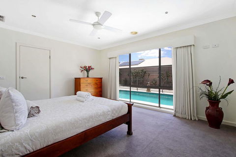 The Grand Holiday House - Australian Directory 3