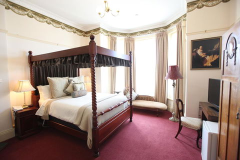 The Grand On Macfie - Australian Directory 2