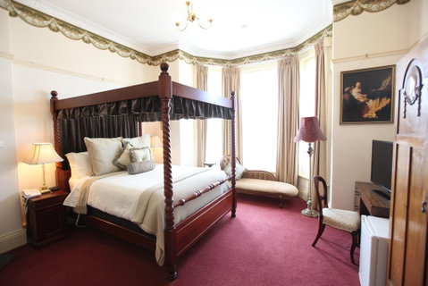 The Grand On Macfie - Australian Directory 2