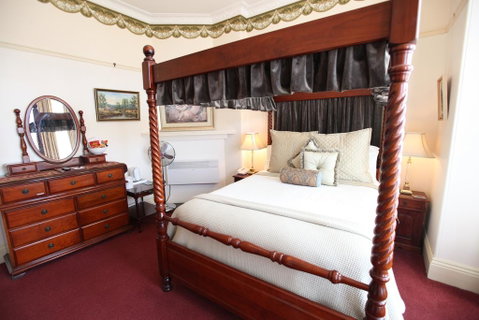 The Grand On Macfie - Australian Directory 1