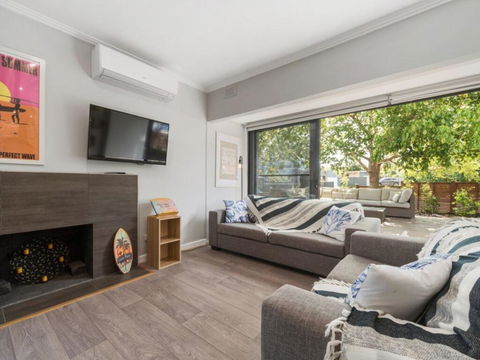 The Heart Of Cosmopolitan Mornington - Australian Directory 3