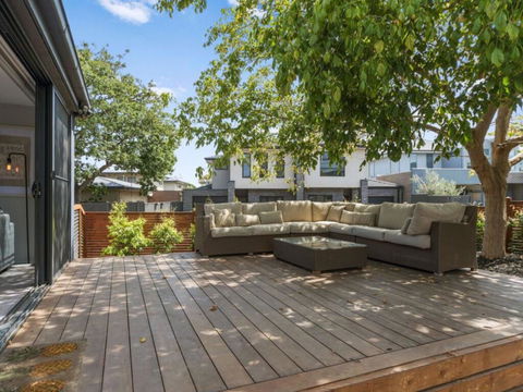 The Heart Of Cosmopolitan Mornington - Australian Directory 0