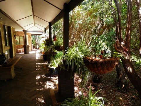 The Hideaway Luxury B&B Retreat - Australian Directory 2