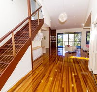 The Holiday House - Australian Directory