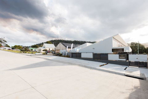 The Hub Bicheno - Australian Directory 1