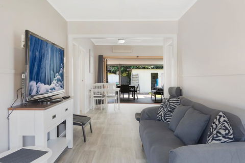 The Inlet Cottage - Australian Directory 2