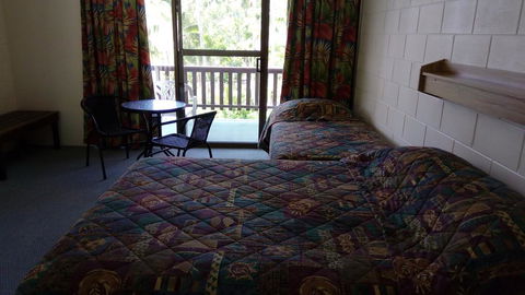 The Islands Inn Motel - Australian Directory 3