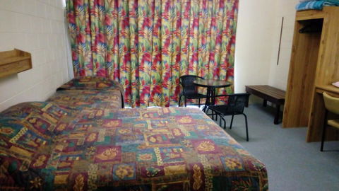 The Islands Inn Motel - Australian Directory 1