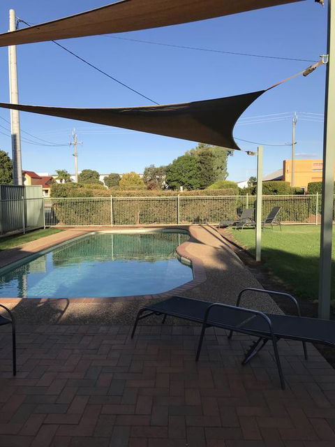 The Kidman Wayside Inn - Australian Directory 3