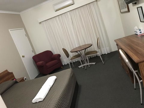 The Kidman Wayside Inn - Australian Directory 1