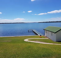 The Lake Escape - Australian Directory