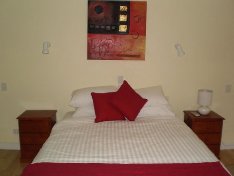 The Lakehouse Manor - Australian Directory 0