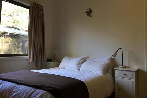 The Ledge Holiday House - Australian Directory 3