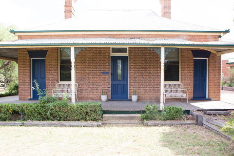The Little Cooking School And Accommodation - Australian Directory 0