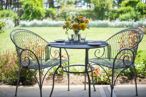 The Loch, An Idyllic Country Escape - Australian Directory 2