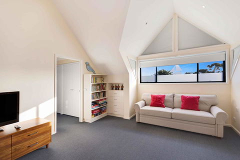 The Loft - Waterfront With Private Pool - Australian Directory 2