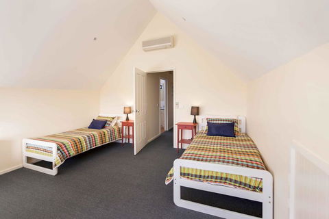 The Loft - Waterfront With Private Pool - Australian Directory 1